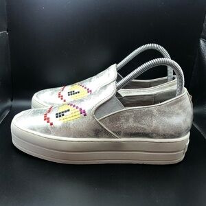 Skechers Video Game Embroidery slip on sneaker size 7